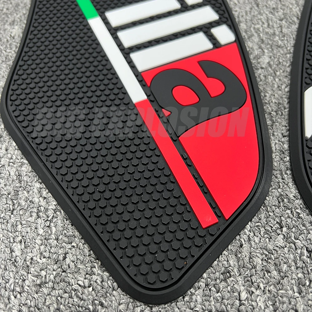 New RSV4 Side Fuel Tank pad Tank Pads Protector Stickers Decal Gas Knee Traction For Aprilia RSV4 2010-2021 TUONO 1100 2015-2021