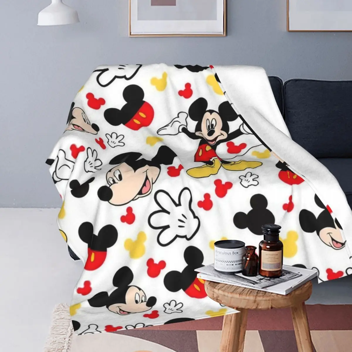 Mickey Mouse Cute Cartoon Blankets Fleece Autumn/Winter Multi-function Warm Throw Blankets for Bed Outdoor Quilt