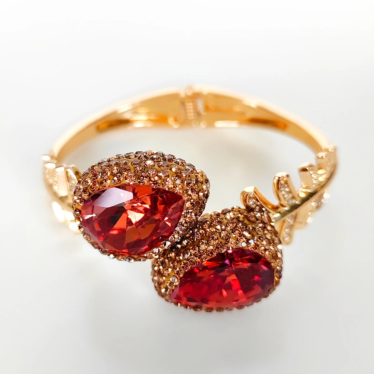 Fischgräten-Design Zultanit Farbwechselndes Manschettenarmband Birnenförmiger Türkischer Sultanit Edelstein Elegantes Geschenk für Frauen – Detail 5