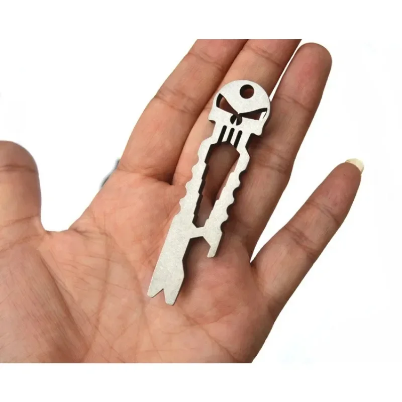 Stainless Steel Skull Crowbar Keychain EDC Portable Outdoor Multi-function Tool Bottle Opener Wrench Nail Lifter Portable Tools