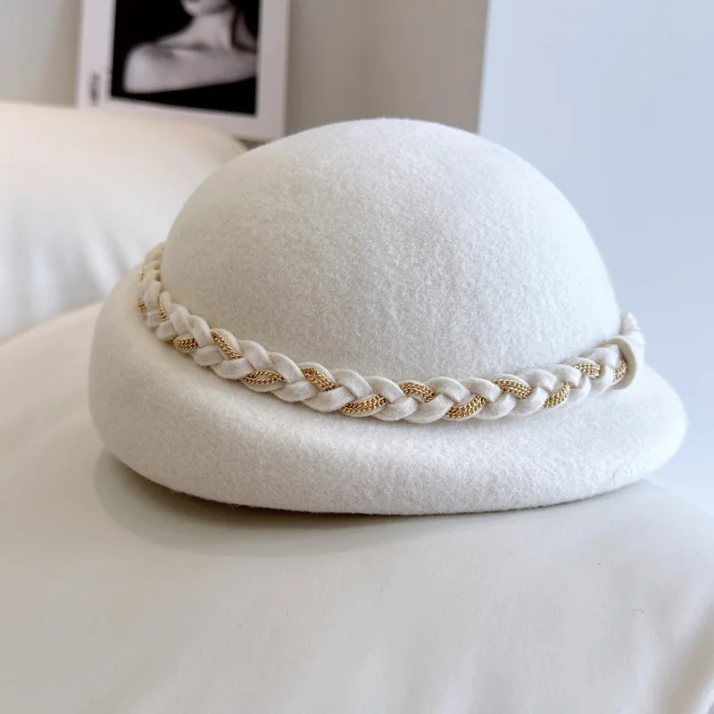 Light luxury elegant little fragrance pearl chain braid beret Australian wool painter hat French lady stewardess hat