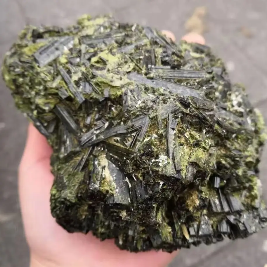 Natural Green Tourmaline Cluster Raw Stone Mineral Specimen Energy Healing Stone for Home Decoration & Collection