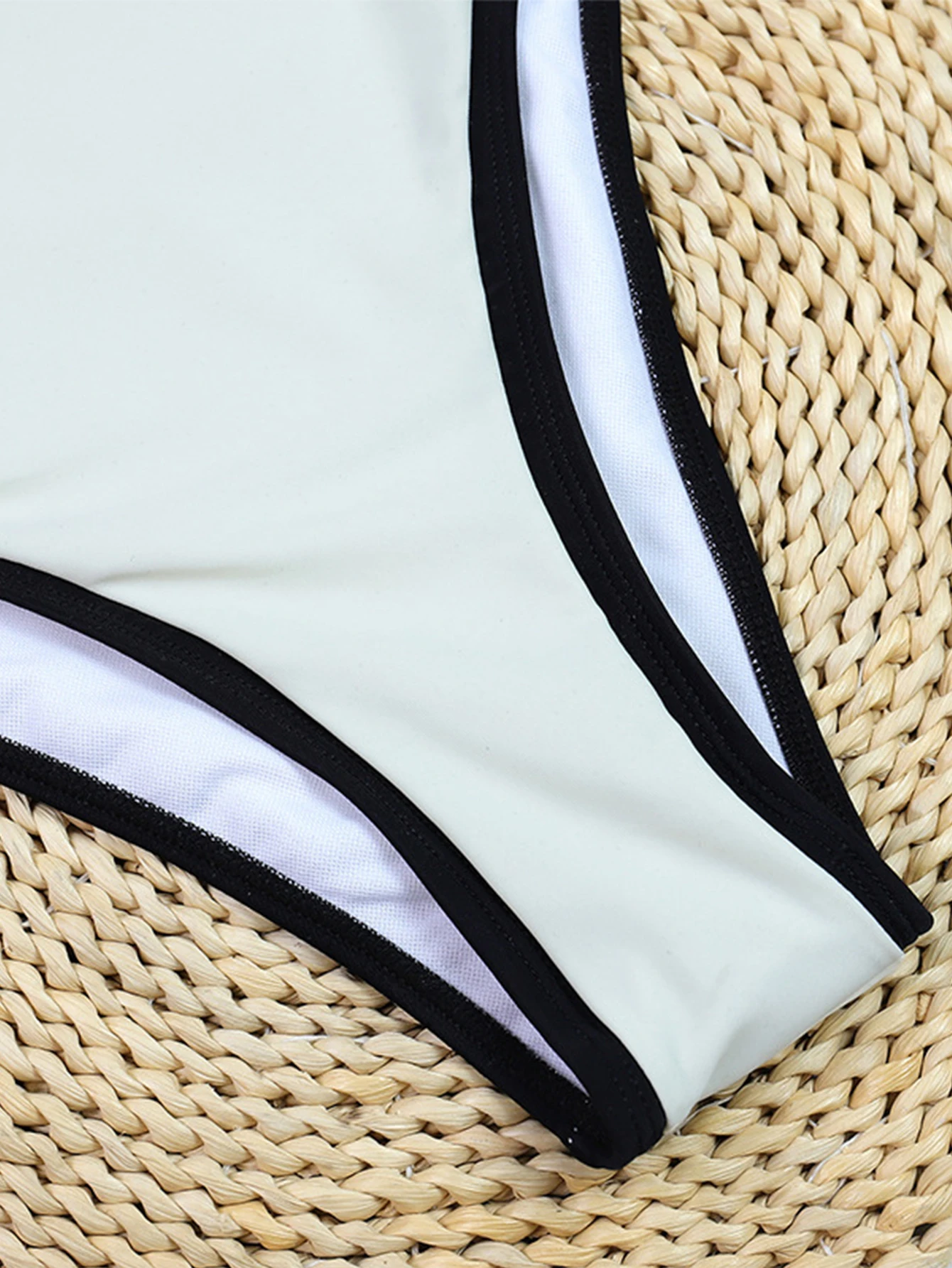 セクシーなボディ背中の開いたスリップジャンプスーツ女性の夏のワンピース水着ボディコンジャンプスーツ女性服ホルタートップボディスーツロンパース