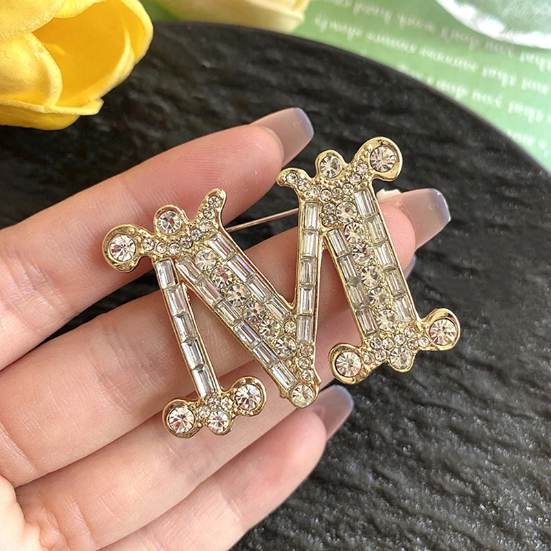 Crystal Zircon M-letter Brooch Pin For Backpack Collar Lapel Pin Brooches Women Baroque Alphabet Initial Pins Wedding Jewelry