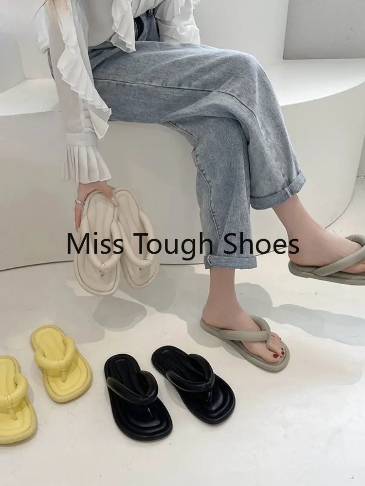 Summer Women  Fashion Ladies Clip Toe Flat Heel Outdoor Slippers Female Casual Candy Color Slides Flip Flops House Sandals Chic