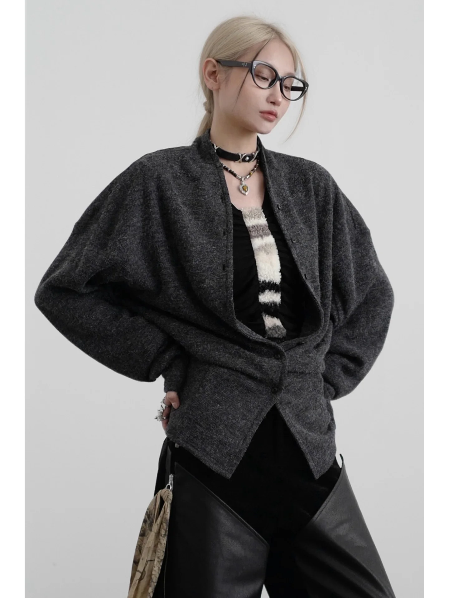 

Винтажный женский вязаный кардиган WYHX с длинными рукавами, зауженный на талии, с манжетами и застежкой на пуговицах, стандартной длины, зимняя верхняя одежда