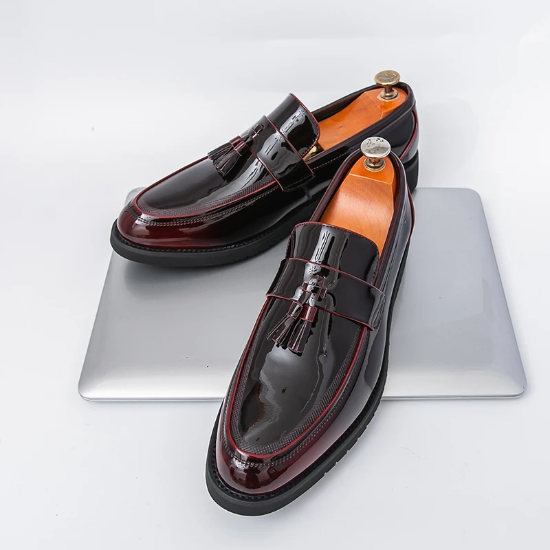 

Новые повседневные мужские лоферы. Удобный и классический стиль с кисточками. Для работы и вечеринок 38–46. Модная кожаная обувь для взрослых. Лидер продаж.