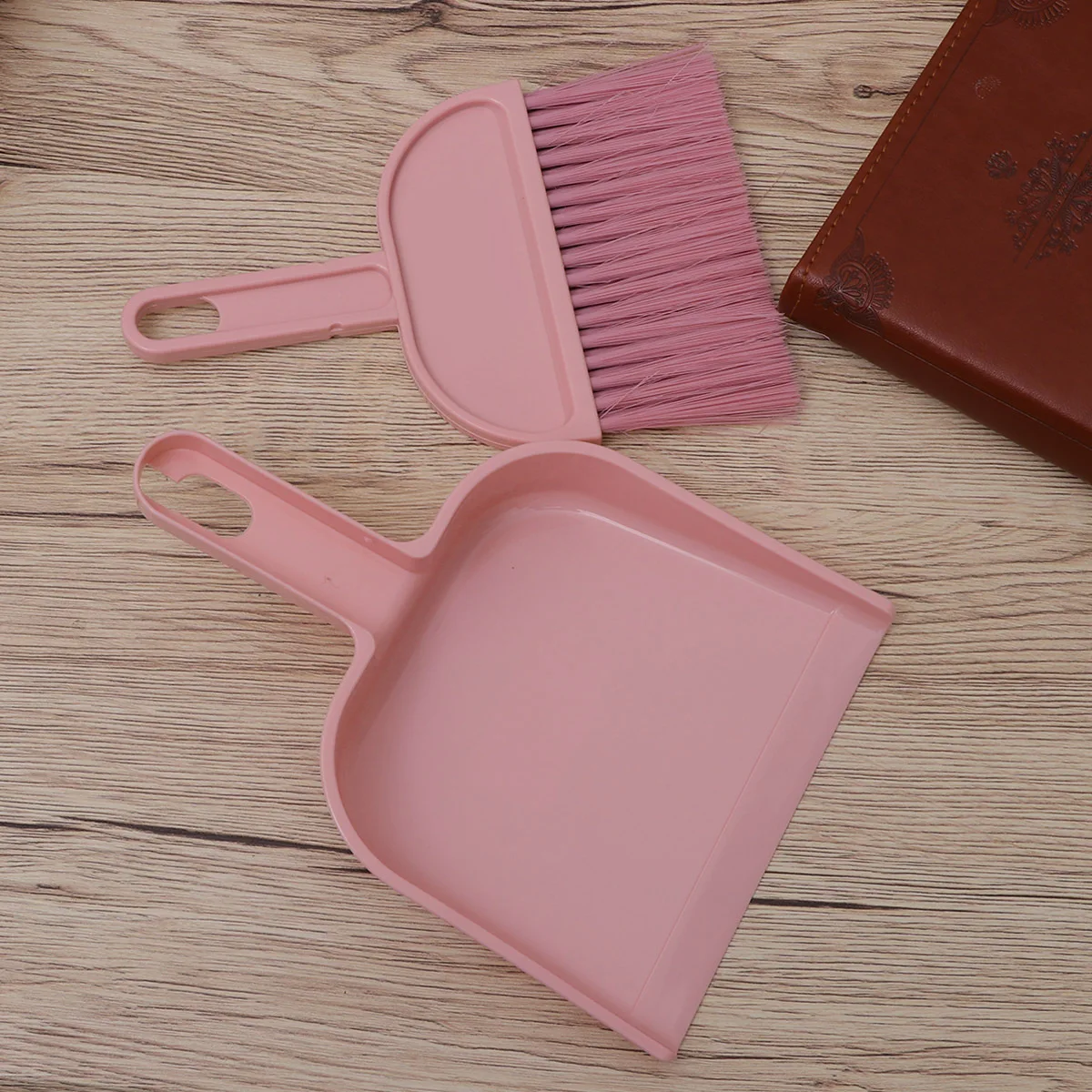 

Mini Broom Dustpan Set Pink Small Animal Cage Cleaner Portable Cleaning Tools for Guinea Pig Rabbit Hamsters Desktop Bookshelf