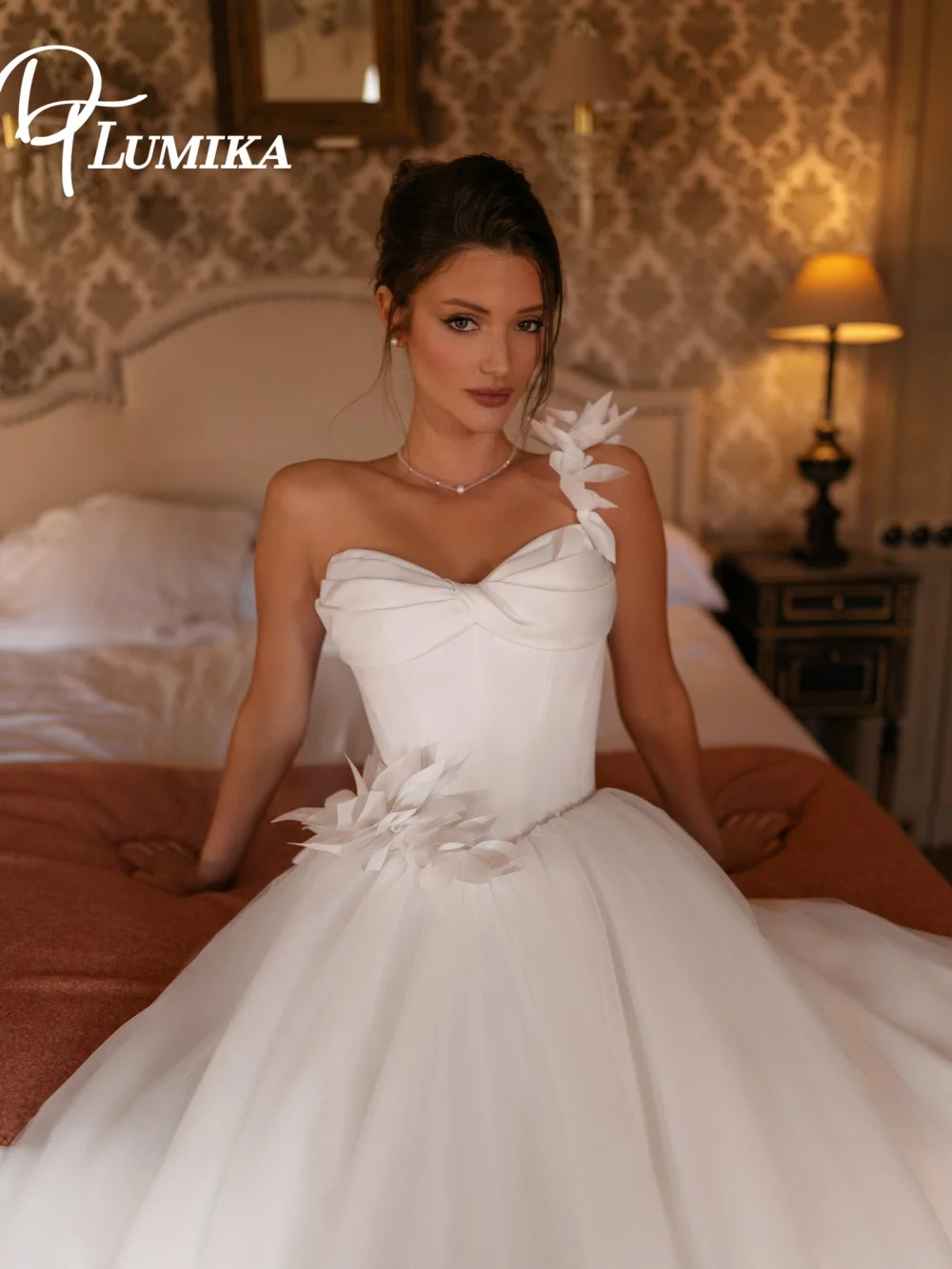 

Romantic Off-Shoulder Wedding Dress 2026 Vintage Appliquéd Church Bridal Gown Elegant A-Line Floor-Length Dress Personalized