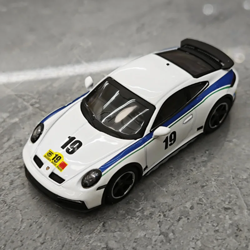 

MINI GT 1:64 Scale 911 Dakar Alloy Car Model Adult gift Static finished decoration Desktop creative Souvenir Toy