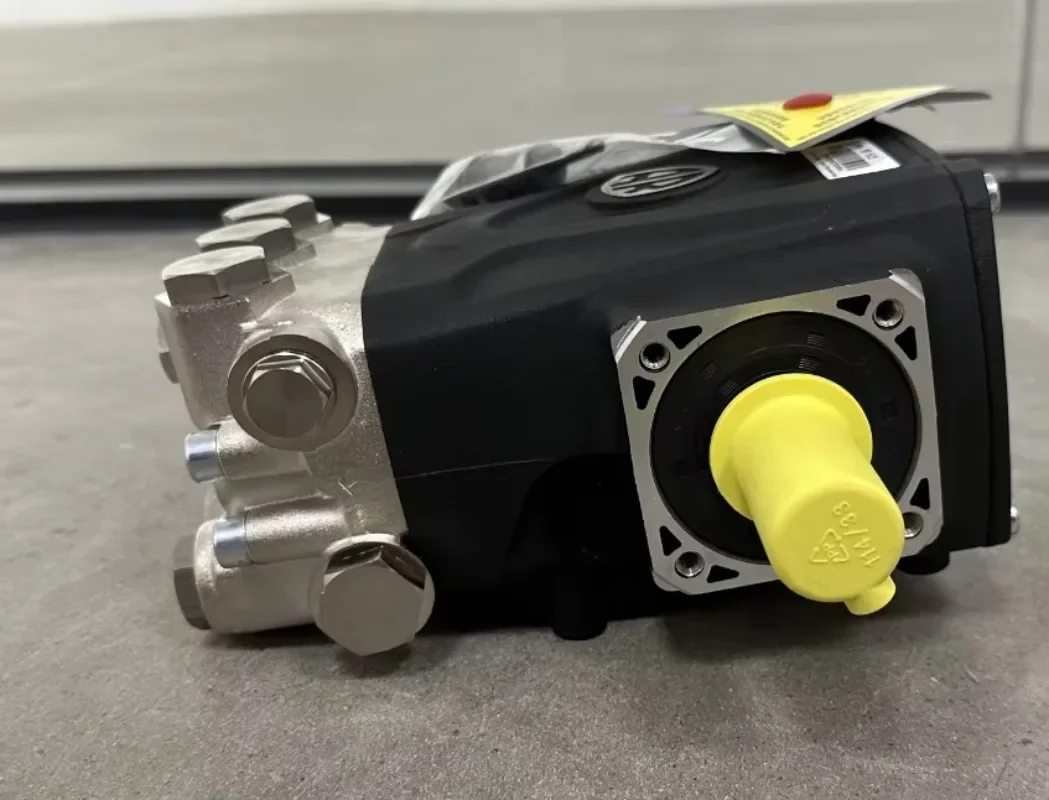 

Pump RR1525HN, Industrial Replacement Pressure Washer, 3.96 Gpm 3600 psi 1450 Rpm RR1525HN