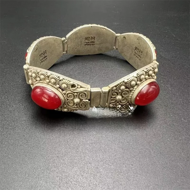 

Hot selling Tibetan silver bracelet hand inlaid with oval ruby egg shaped silver chain, Miao silver living mouth bracelet