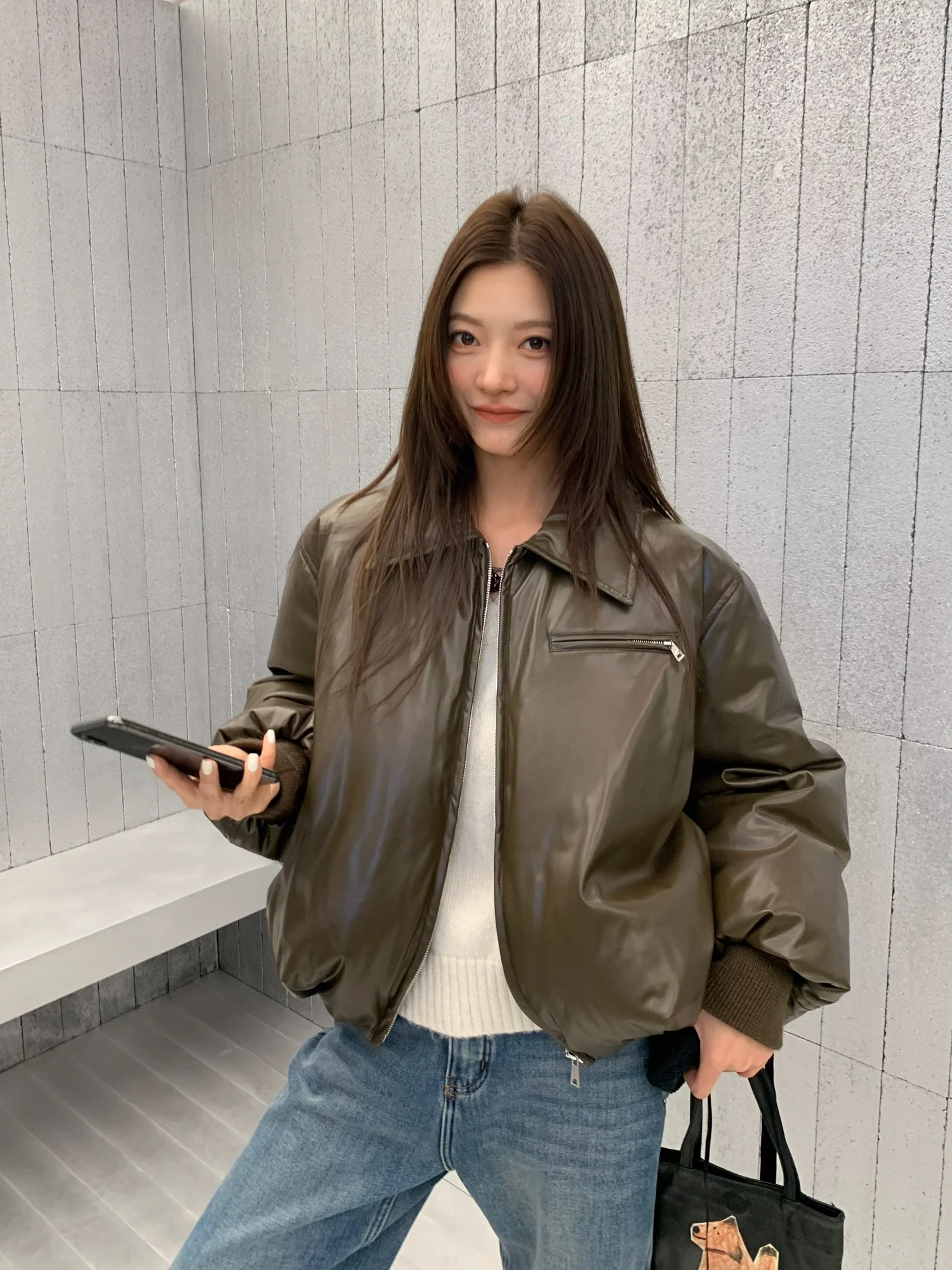 

Winter PU Leather Baseball Jacket down Coat Fly Diary Stylish Winter Coat for Women Cotton Filled Dental Guard Dog