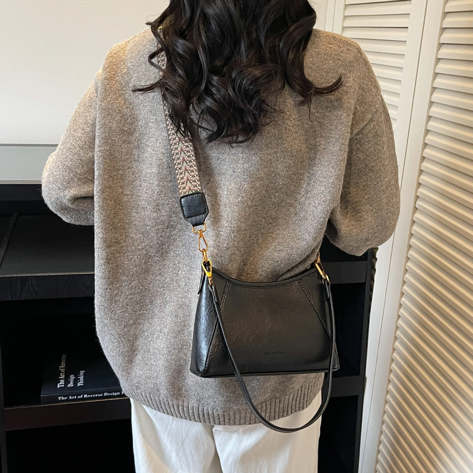 الراقية ريترو بولي Leather جلد المرأة حقيبة ساع كلاسيكية بسيطة بلون ركاب حقيبة كتف حقيبة يد سيدة مزاجه الموضة