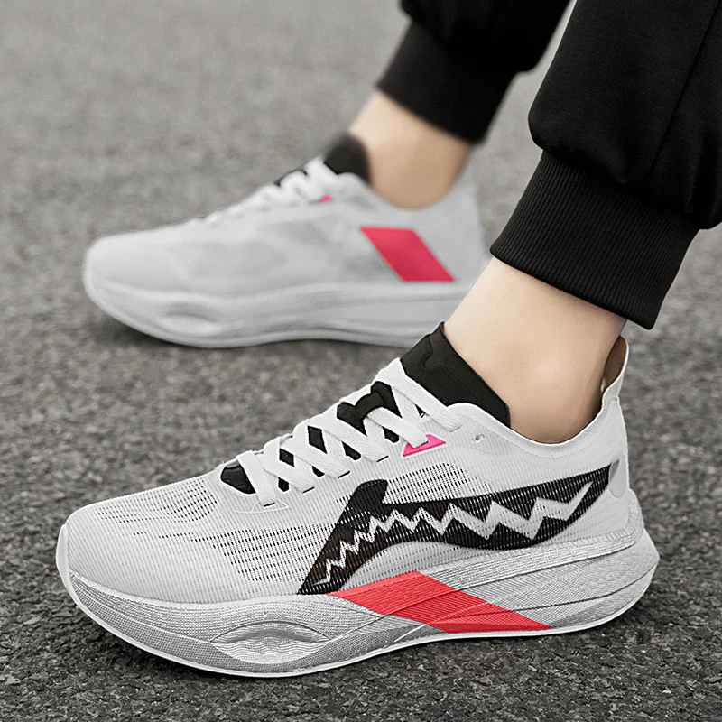 أحذية رياضية بيضاء للرجال 2025 وصلت حديثًا أحذية كاجوال عصرية متينة ومضادة للانزلاق ونعل سميك مصعد مريح يسمح بمرور الهواء #4