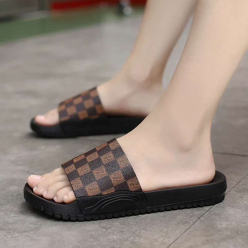

Модные мягкие удобные нескользящие тапочки, мужские шлепанцы, домашняя и уличная пляжная обувь для ванной комнаты, быстросохнущая легкая обувь из ЭВА