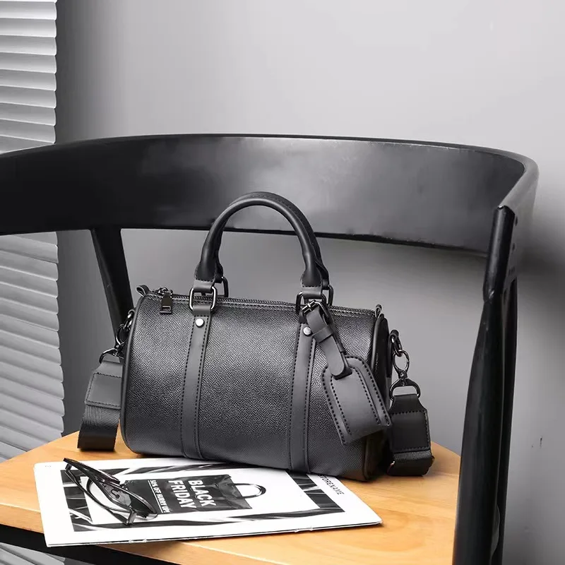 Luxury Men's Crossbody Bag New Fashion Design messenger's bag Men Soft PU Leather Male Shoulder Bags Barrel Shaped Handbag Bolsa view 5