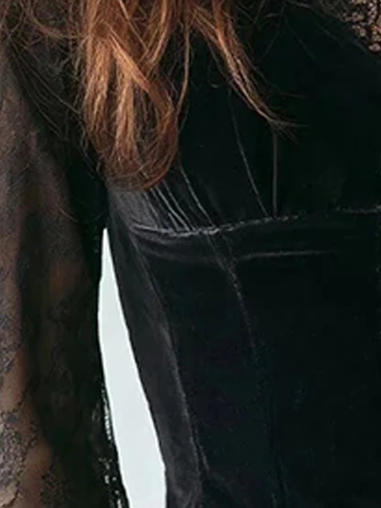 

Women's Black Elegant V-Neck Lace Splicing Long Sleeve Slim Fit Button Front Sexy Blouse Fashion Top Women Office Outfit