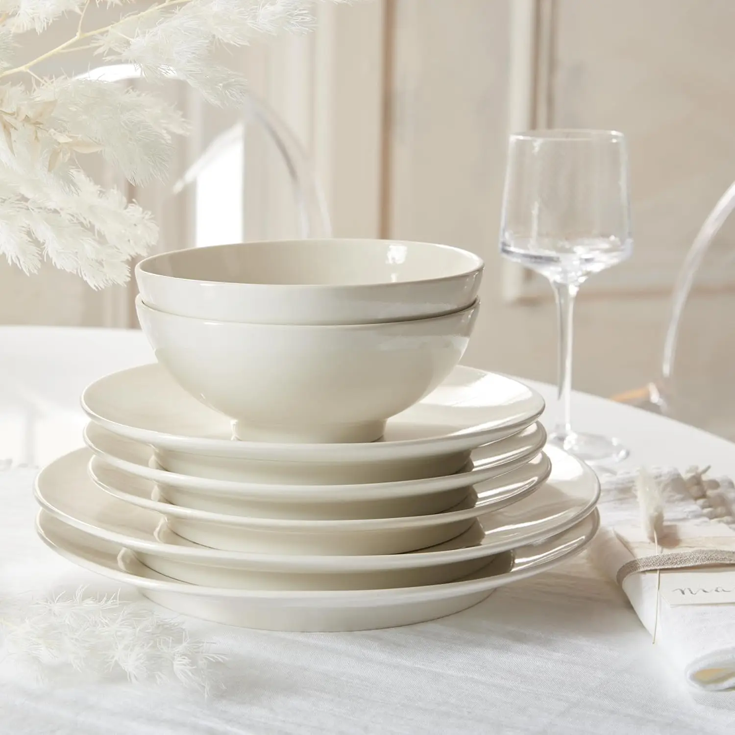 

Denby Classic White Porcelain Dinner Set for 4-12 Piece Simple Tableware Set for Any Occasion Dishwasher Microwave Oven Safe