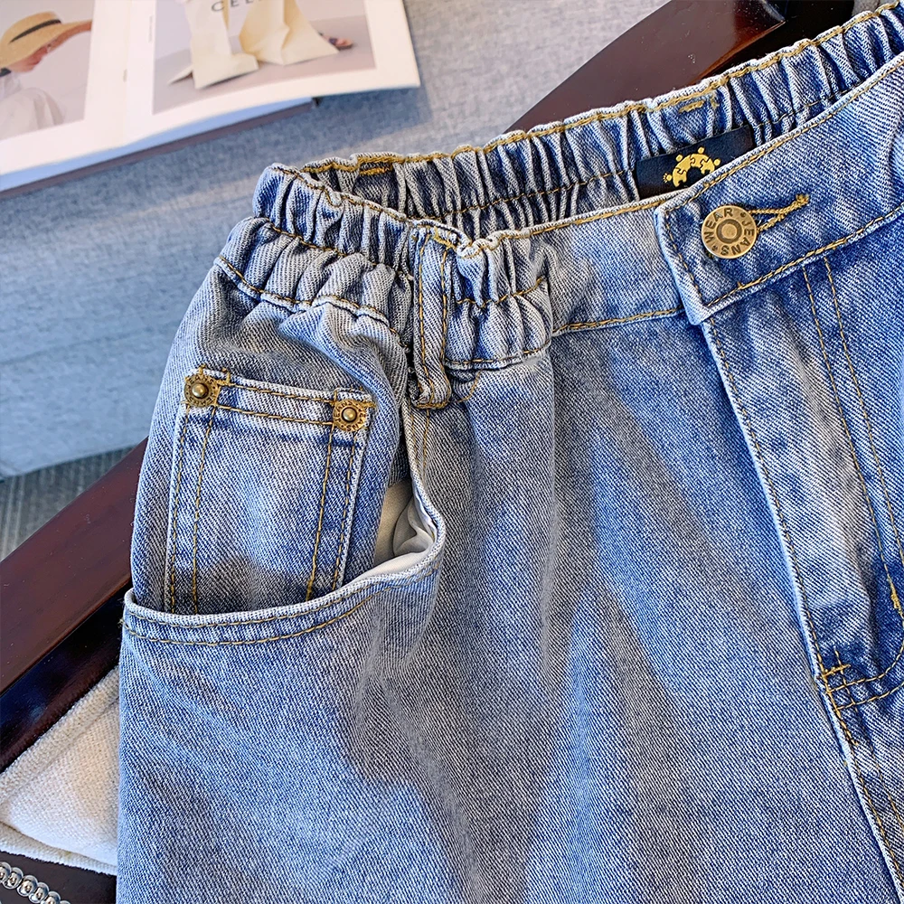 Pantaloncini di jeans casual da strada taglie forti estivi pantaloni caldi semplici da donna in tessuto denim lavato con foro elastico a vita alta 2024