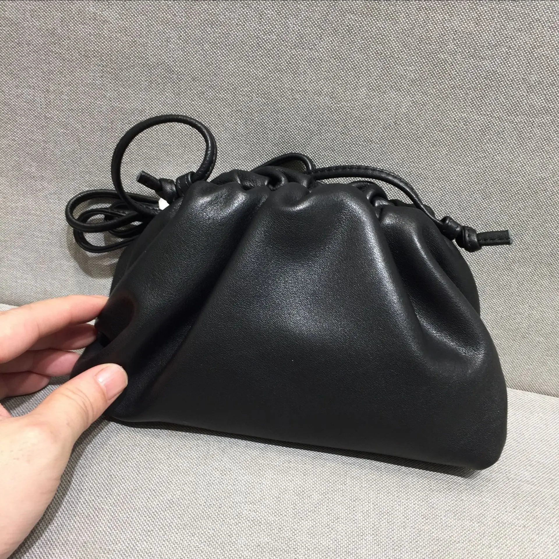 Vintage Leather Head Layer Cowhide Hand Casual Women's Shoulder Bag Crossbody Bag Women's Cloud Bag