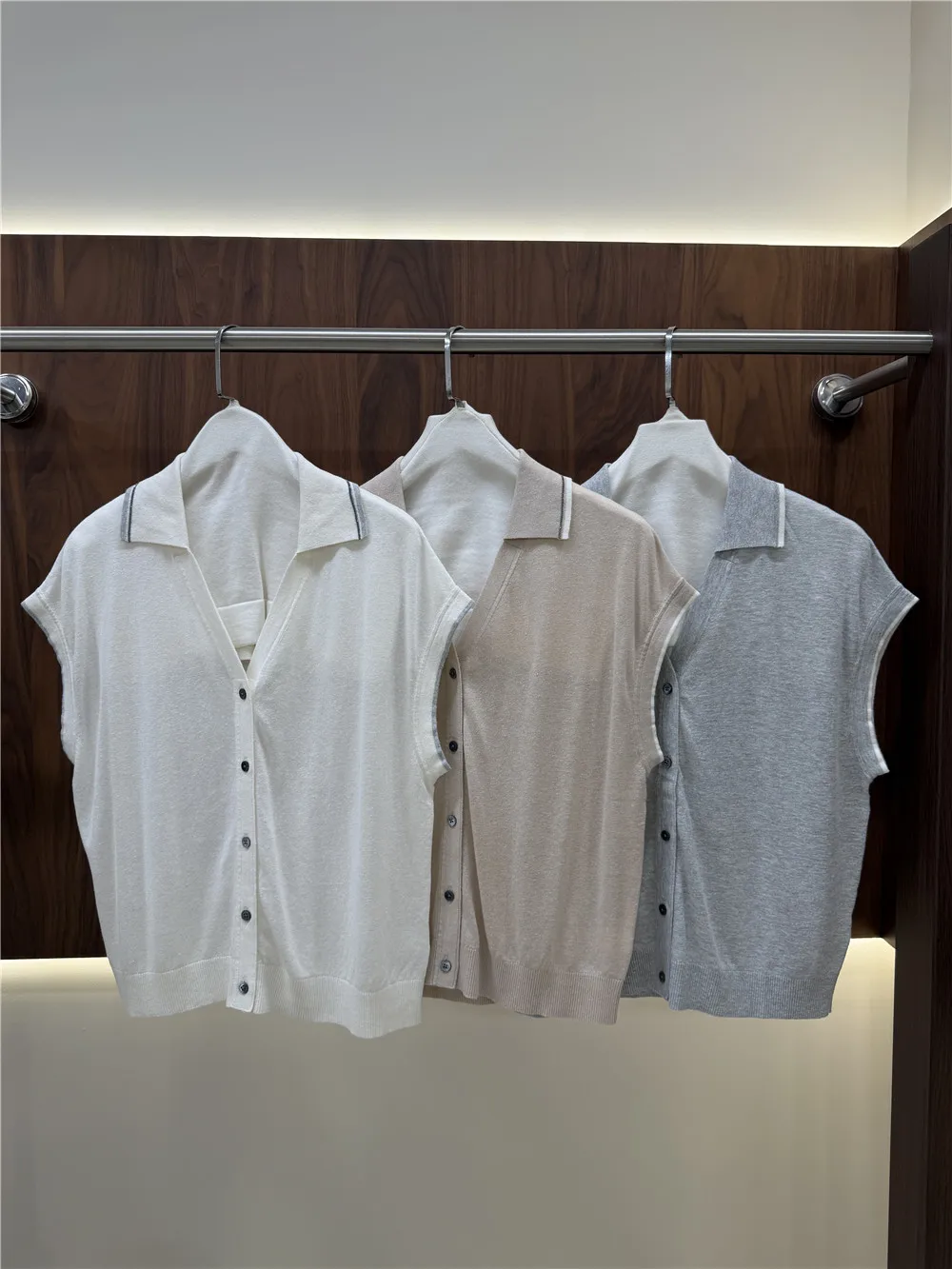 Women's Collared Short-Sleeve Knit Top Breathable Linen-Silk Blend Commuter Shirt
