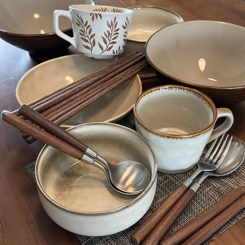 

Walnut Handle Stainless Steel 304 Western Dining Spoon Fork Set Home Use High Aesthetic Value Luxury Soup Spoon