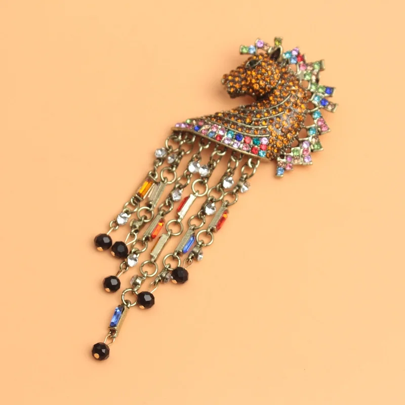 Personality Fashion Animal Corsage Medieval Vintage Heavy Industry Fringe Horse Brooch Courtly Style Coat Adornment