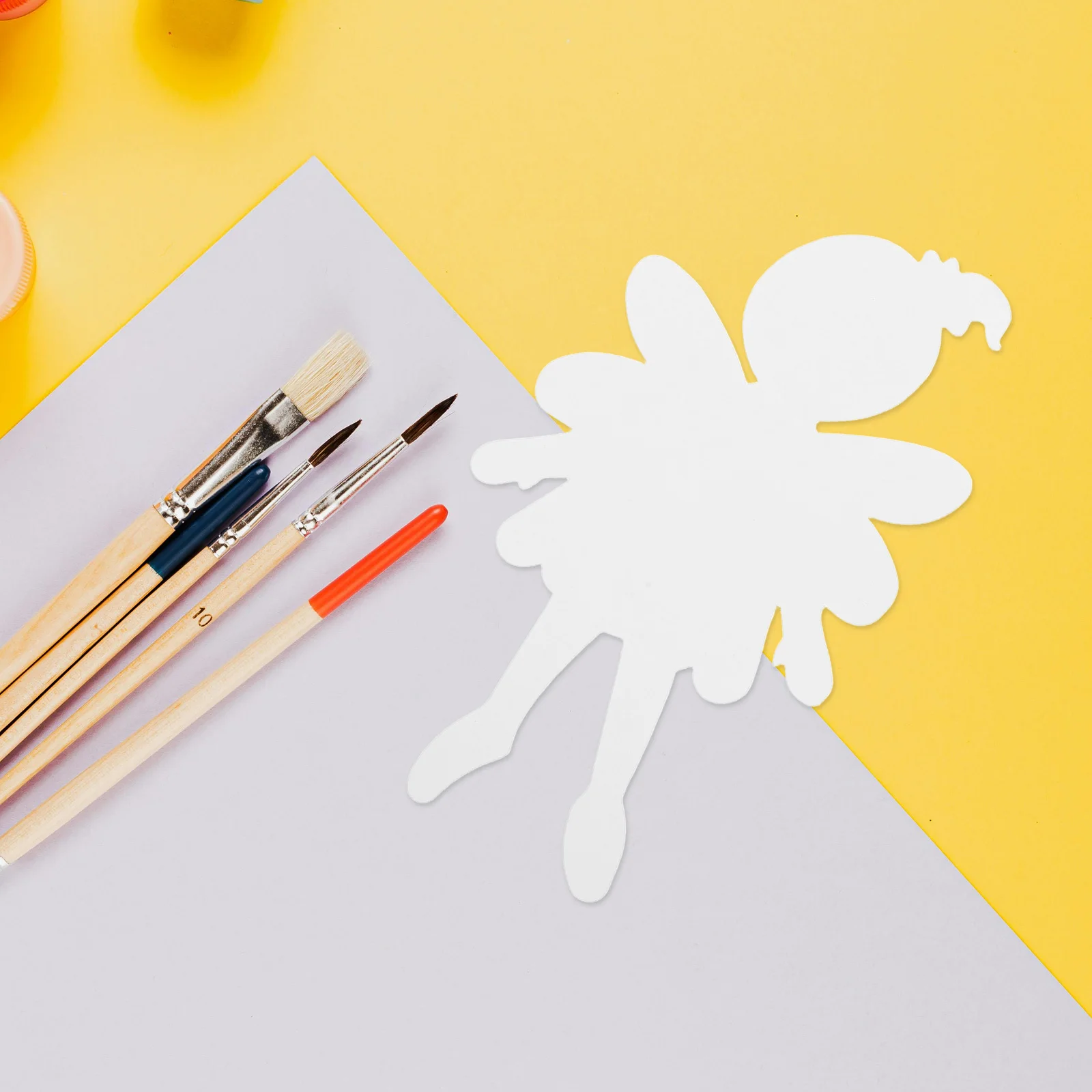 Рисунок 2 - пустая бумага, вырезы для людей