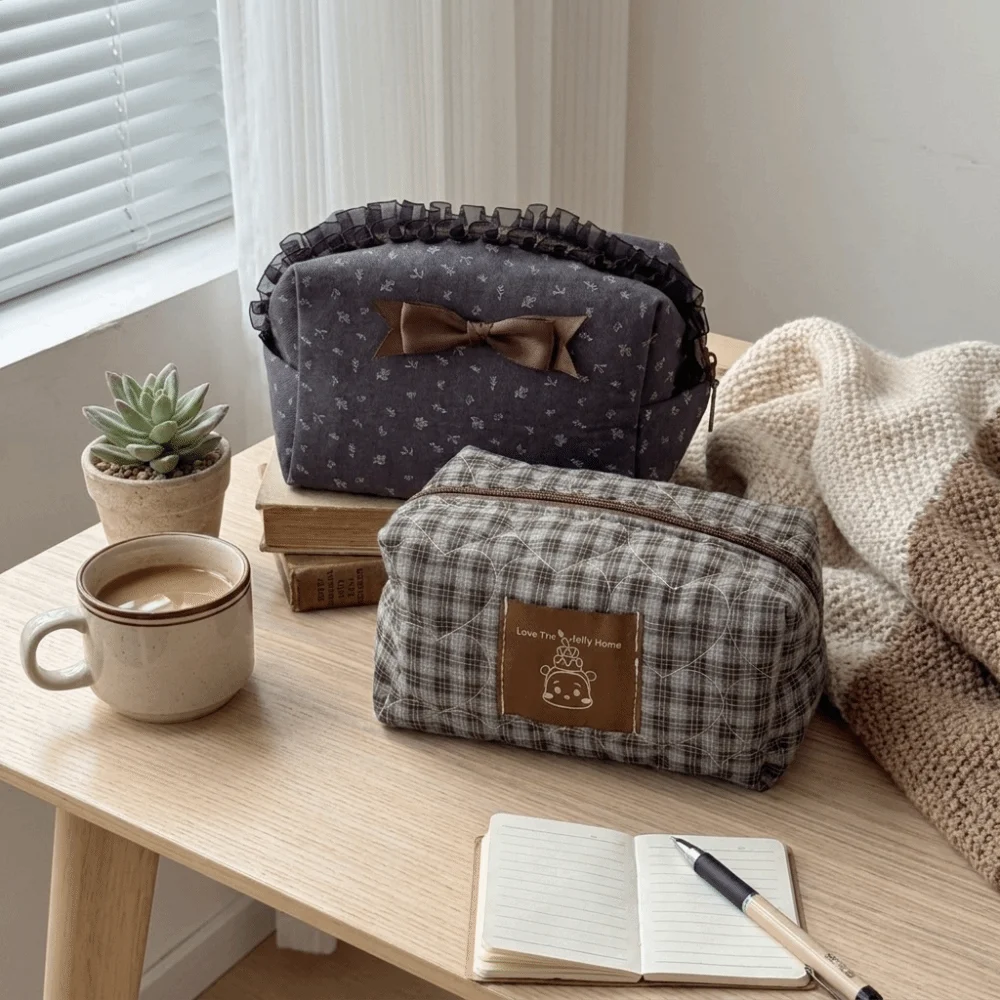 Vintage Large Capacity Lace Trim Makeup Bag Bear Cartoon Cosmetic Storage Bag Checkered Polyester Toiletry Organizer Purse Women
