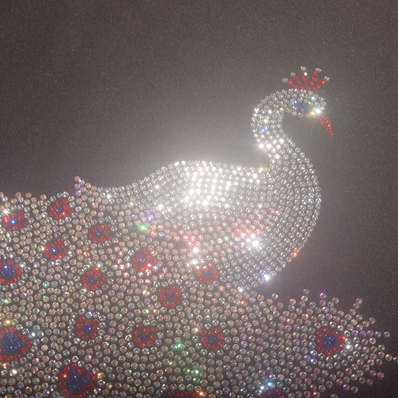 Shangda النسيج التصحيح لامعة الطاووس الساخن الماس الترتر DIY الملابس تي شيرت التصحيح الزخرفية الملابس والاكسسوارات