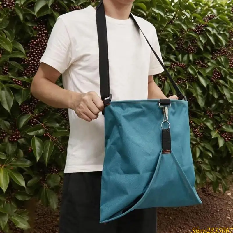 

Сумка для сбора сада из прочной ткани. Регулируемая плечевая опора. Функция быстрого опорожнения. 831F.