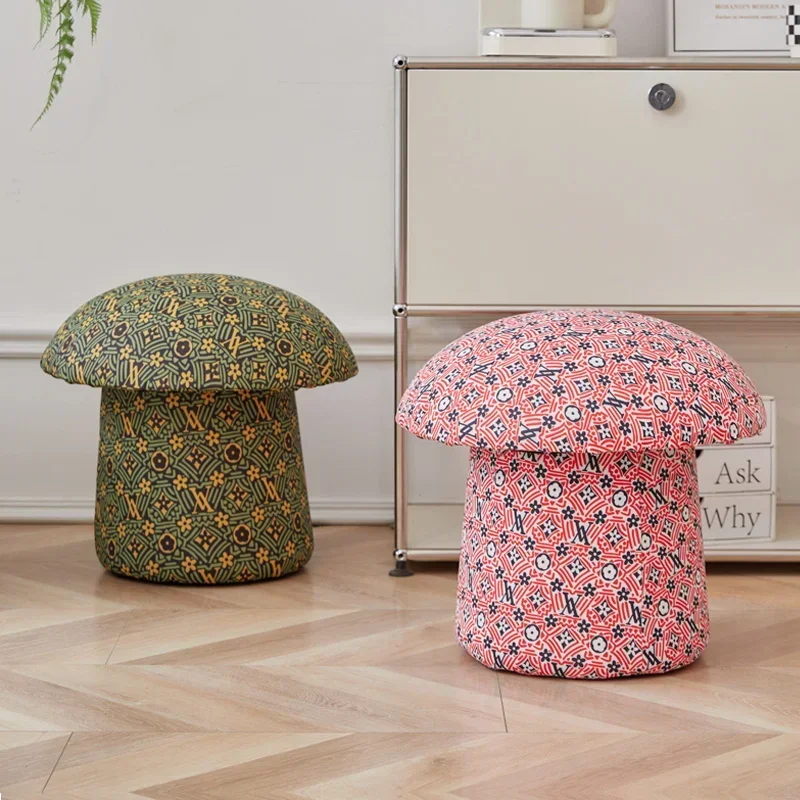 

F58 Casual Mushroom Shaped Pink Stool, Lamb Fleece Shoe Bench, Ice Silk Shaped Cotton Stool, Stable and High Load-Bearing