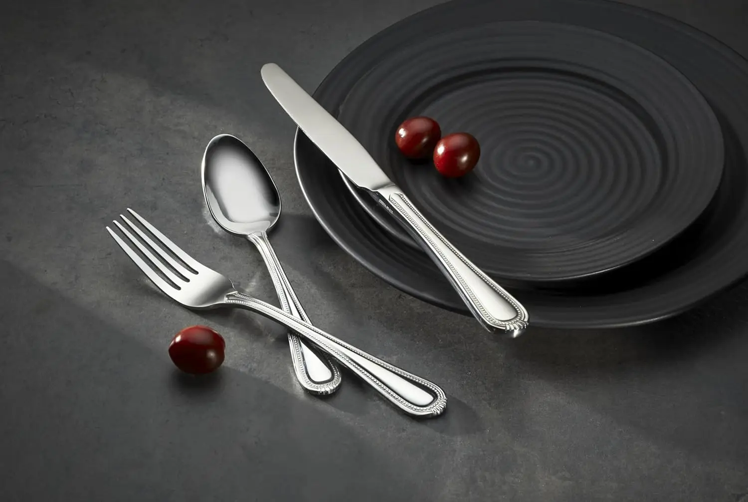 Set Peralatan Makan Stainless Steel 45-Piece untuk 8 Orang, Aman untuk Mesin Cuci Piring dengan Peralatan Penyajian, Desain Mutiara Manik-Manik