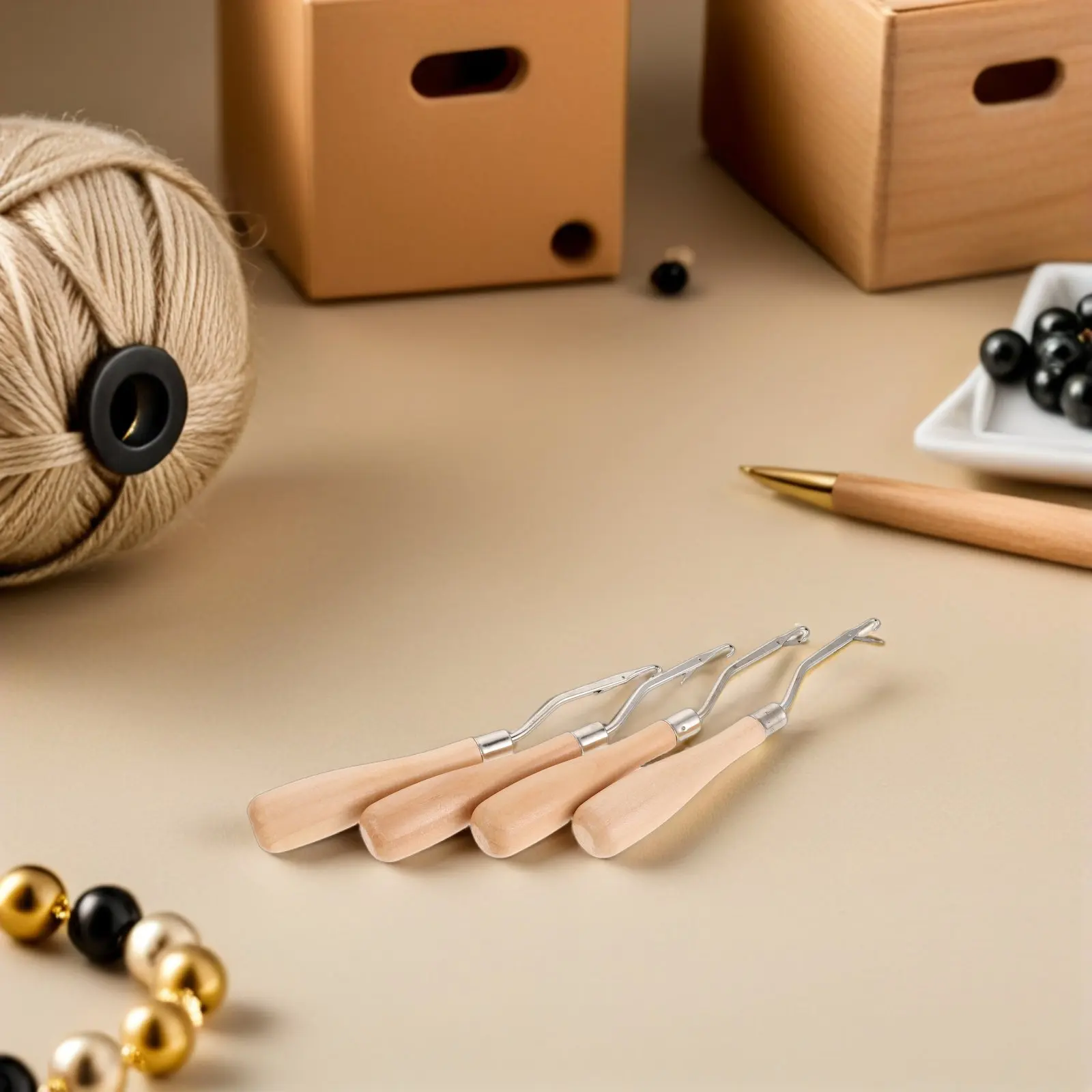 4Pcs Crochet Hooks Ergonomic Wood Handle Latch Needle for Braids Dreadlocks Hair Extensions Carpet Weaving Multipurpose Crochet