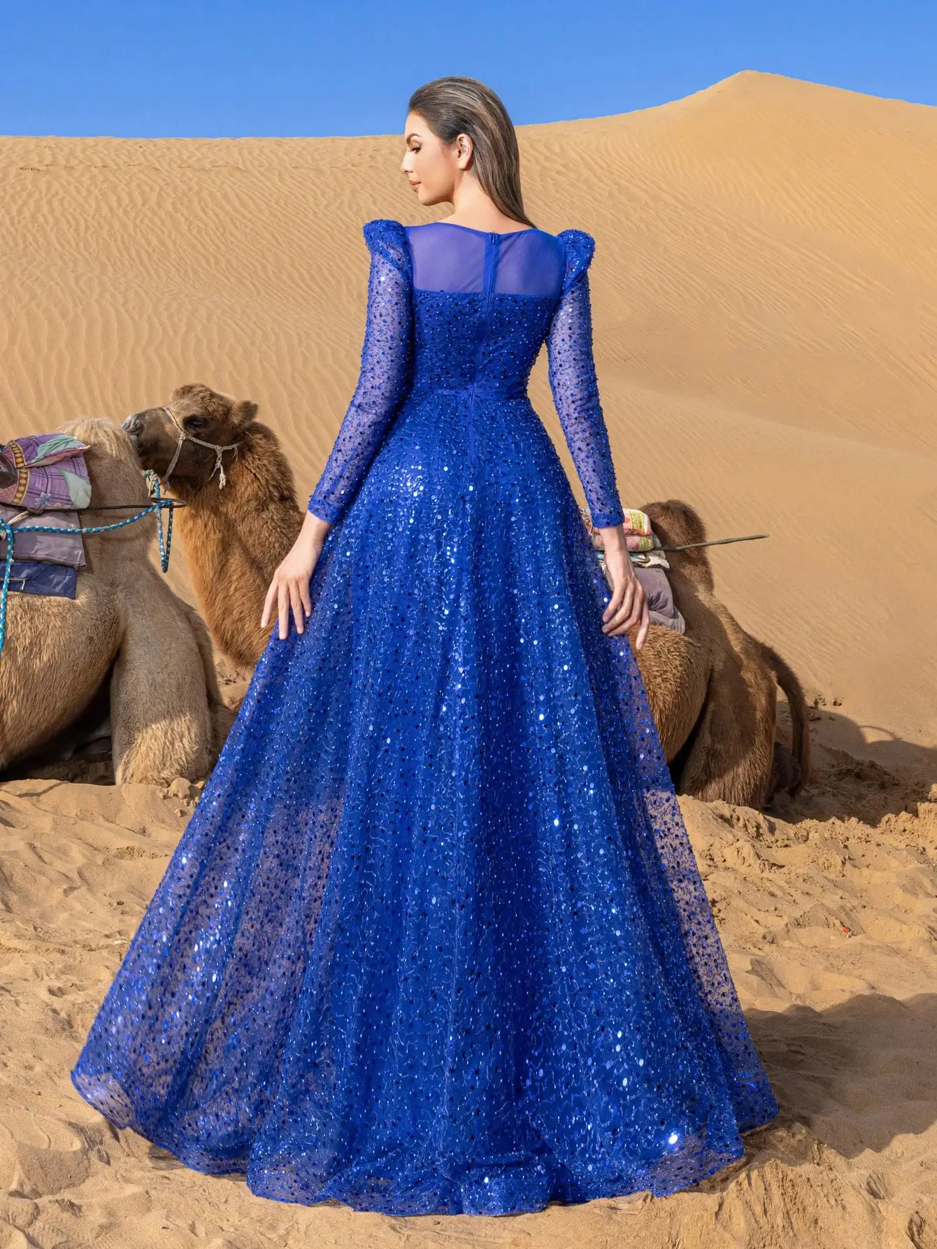 Robe de soirée et robes de soirée formelles élégantes ornées de perles, manches transparentes, paillettes et perles