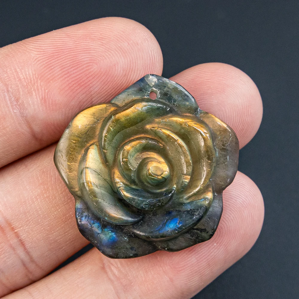 

1Pcs Gorgeous Blue Flash Labradorite Gemstone Pendant Carved Flower 29X29X9mm Cab for Jewelry Making Lucky Stone Full of Texture