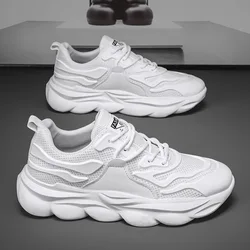 Nuove scarpe da ginnastica da corsa scarpe da uomo versatili primavera tempo libero traspirante suola spessa leggera da uomo aumenta la Sneaker Clunky alla moda