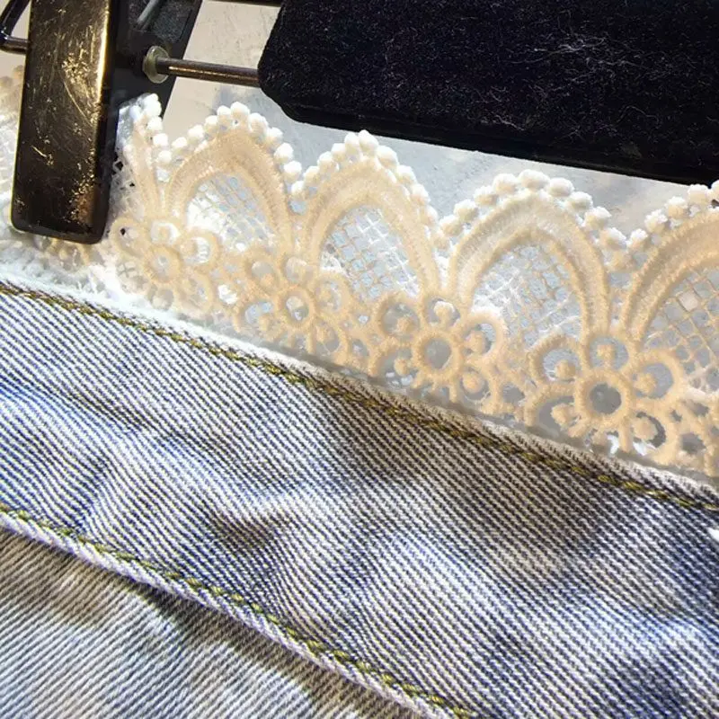 2026 Summer New Splicing Hook Lace High Waist Burr Denim Shorts Hot Pants Women