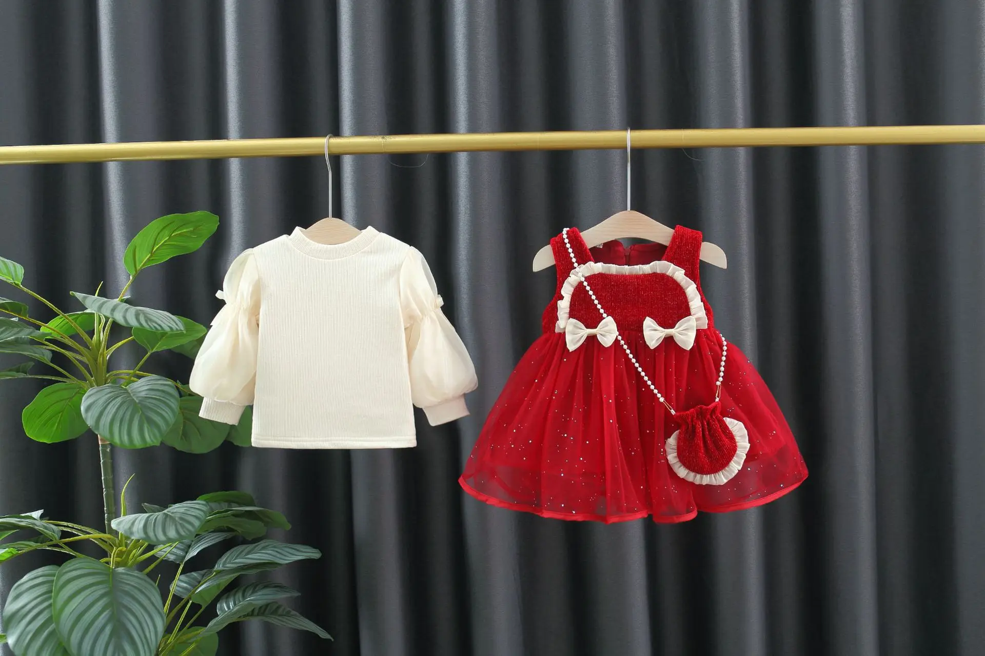 Girl Suit New Autumn Winter Fashion Style Sets Baby Fleece Thick Solid Bottoming Shirt Princess Skirt Red Dress Two Piece Suit