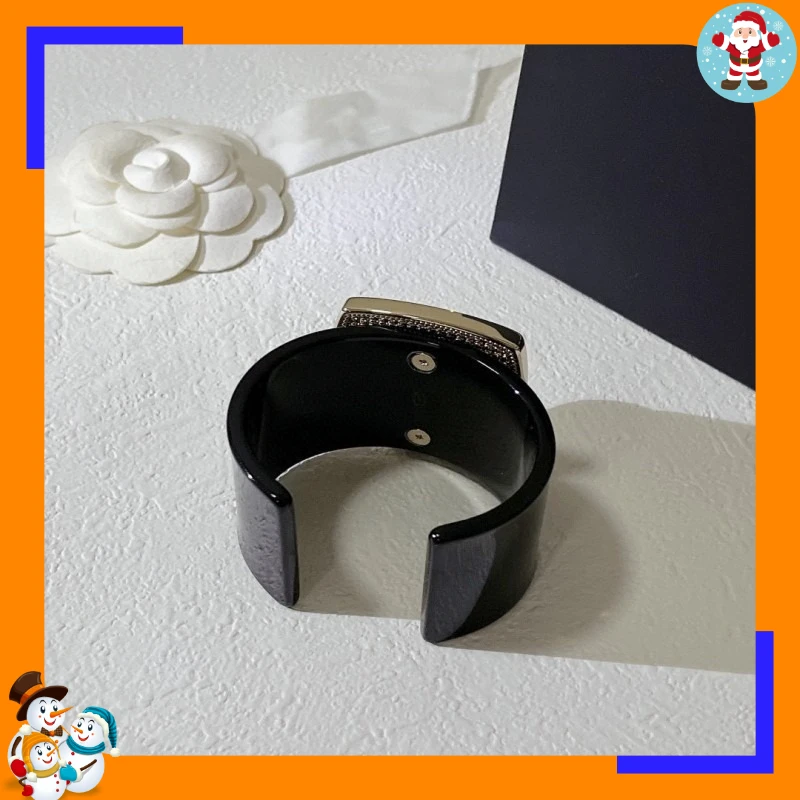Black Acrylic Eyeshadow Disc, Opening Bracelet, Small Fragrance, High-end Sense, Exaggerated Personality, Makeup Box, Jewelry, W
