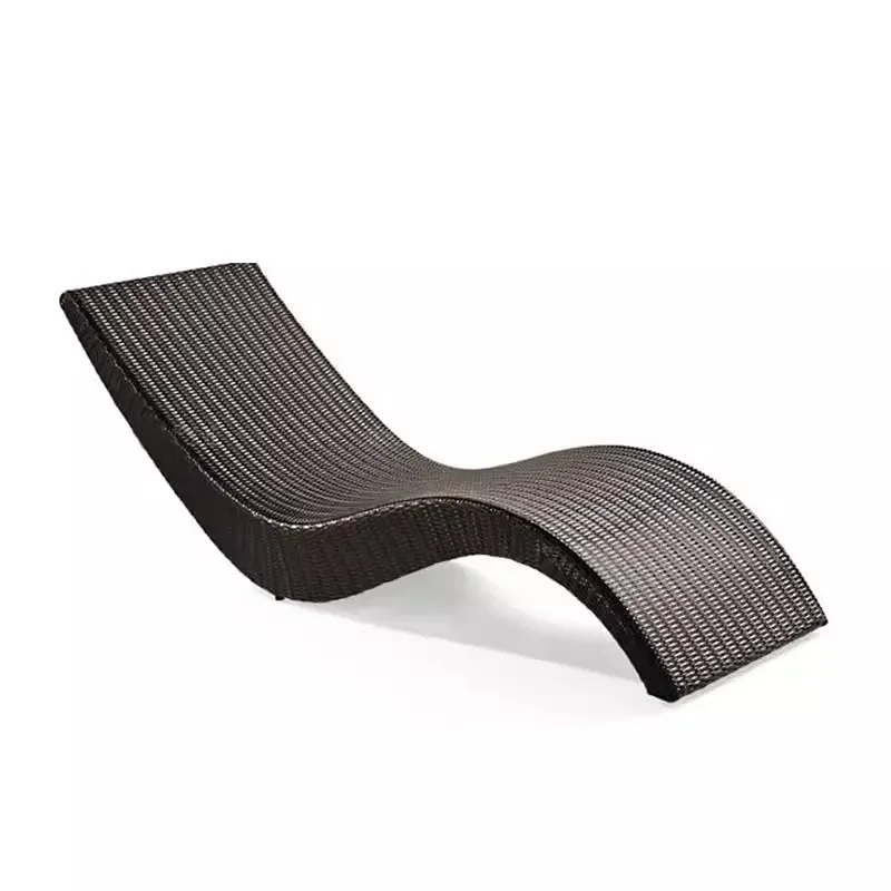 Chaise de Plage Ergonomique en Rotin, Meuble Unique et Minimaliste, Banc Multifonction pour Camping et Natation