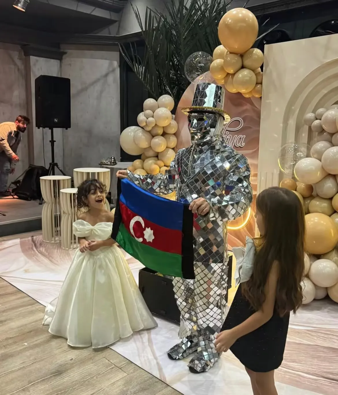 Abito da uomo Magic Show Performance sul palco di lusso Specchio acrilico quadrato da uomo vestito da uomo abbigliamento da spettacolo per feste