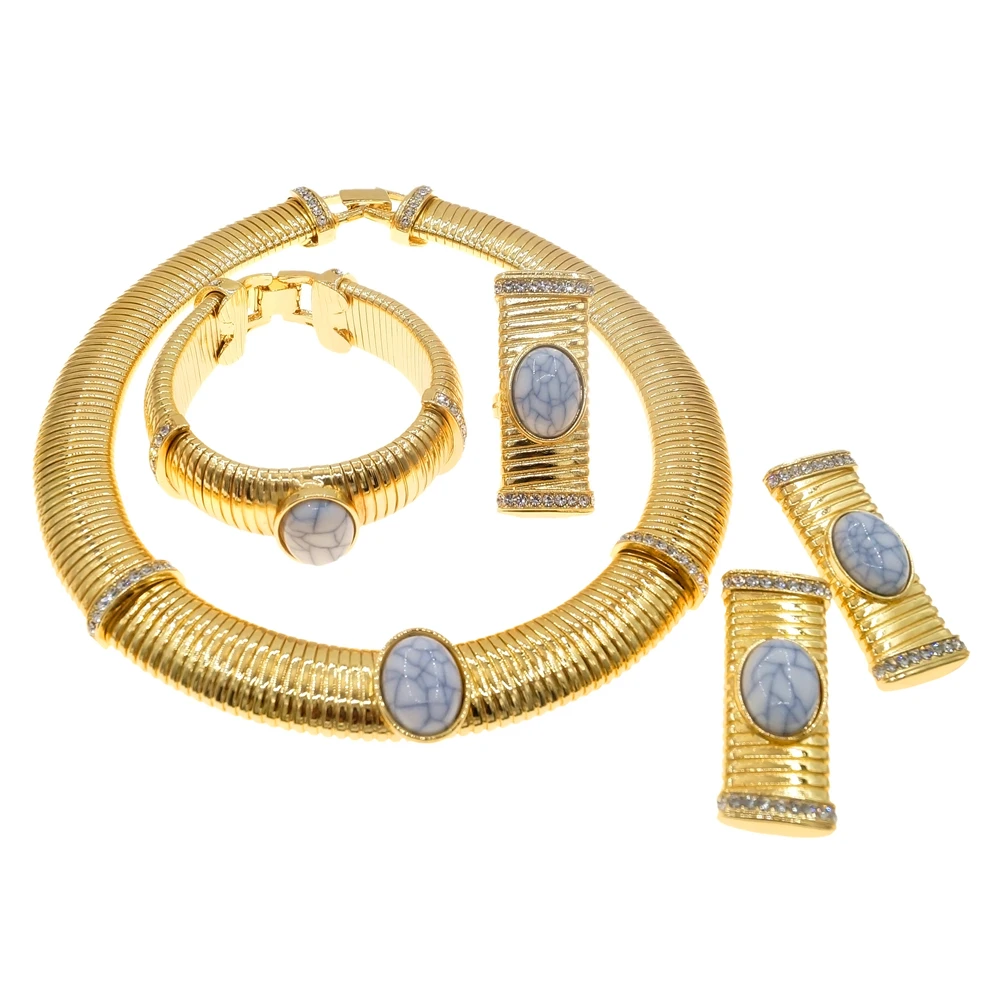 

A classic Brazilian luxury gold and silver jewelry four-piece set for Dubai ladies' banquet fashion jewelry matching