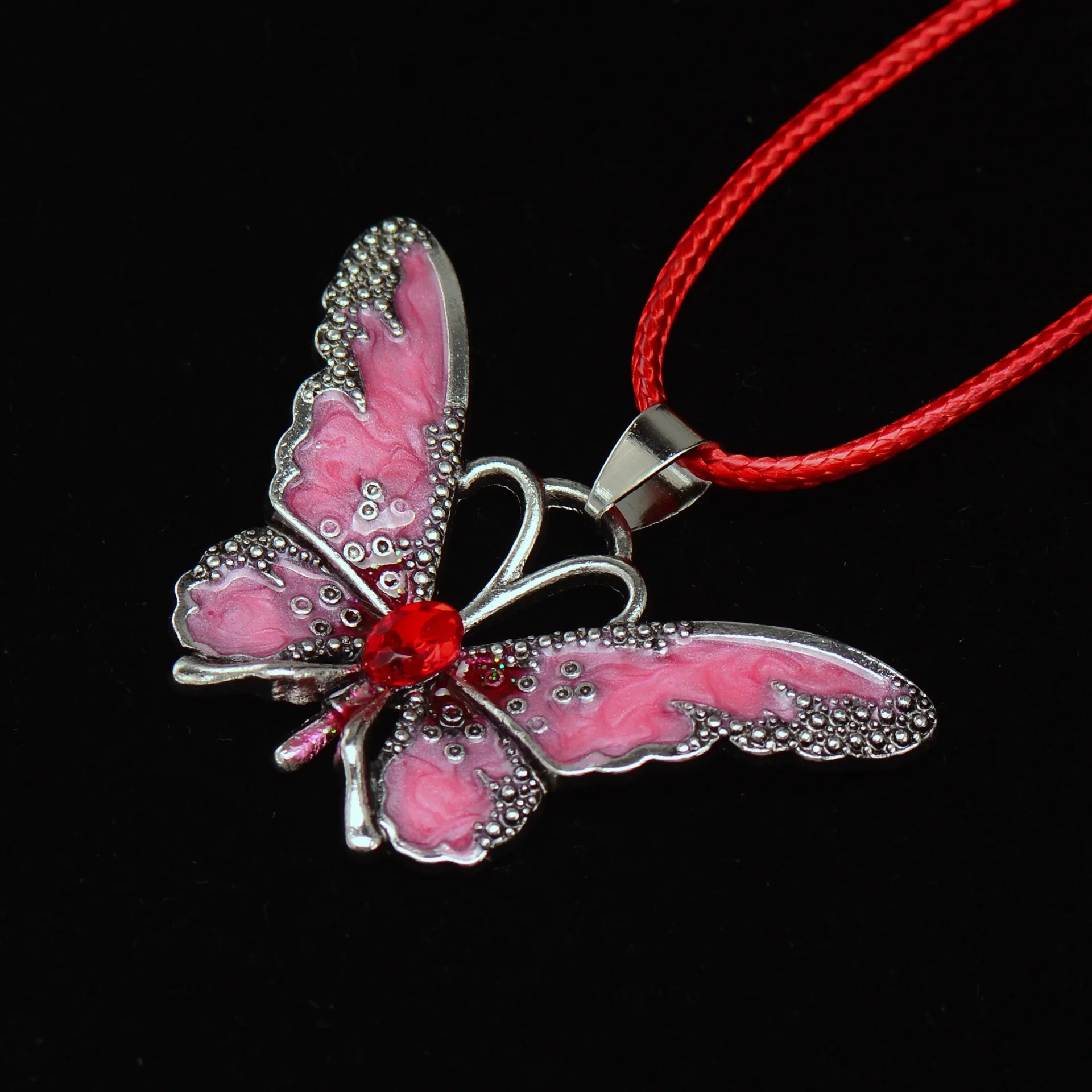 

Vintage Charm Drop Glue Multicolored Butterflies Pendant Necklace for Women Long Chain Necklace Jewelry Accessories Gifts