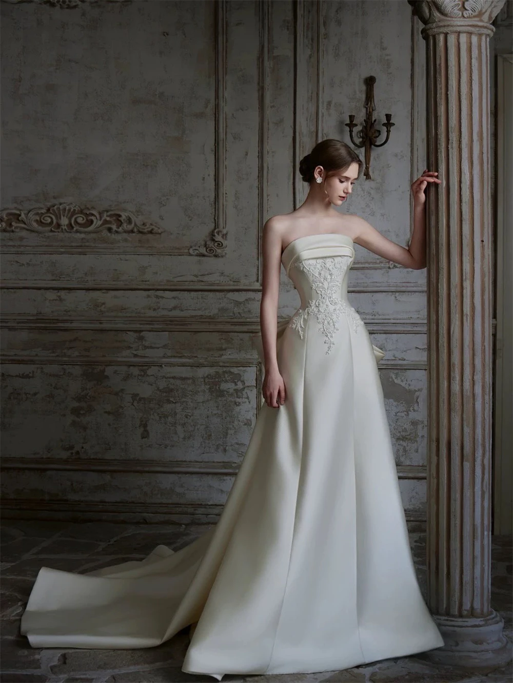 

Customized High Quality Appliques 2025 Bridal Gowns Exquisite Ivory Satin Wedding Dresses Elegant A-Line Evening Dress with Bow