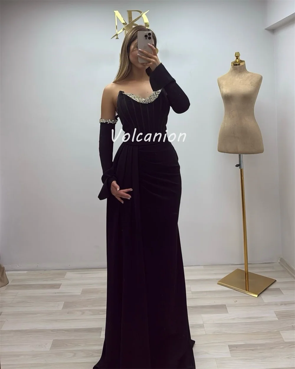 Vestidos largos personalizados de estilo moderno con lentejuelas y diamantes de imitación, vestidos largos rectos con hombros descubiertos, vestidos para ocasiones a medida