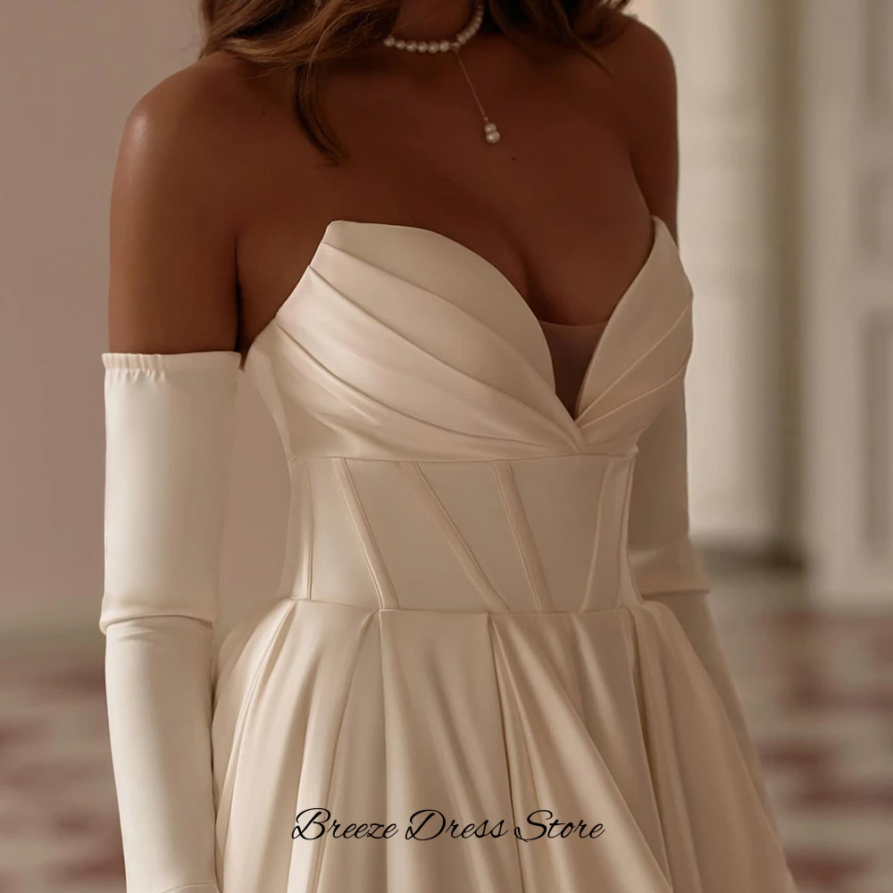 ชุดแต่งงานทรงเอไลน์แบบคลาสสิก แขนกุด ผ้าซาติน พร้อมชายกระโปรงยาวแบบคอร์ทเทรน  สามารถปรับแต่งได้  ชุดเจ้าสาวในฝัน  ผ่าข้าง