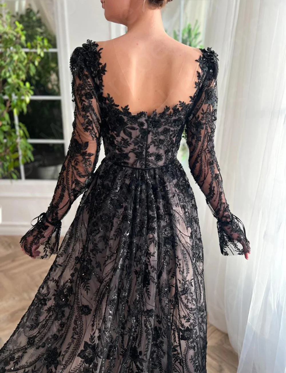 Latest Luxury Black Evening Dresses Long Sleeves 2024 Prom Party Gowns Illusion Neck Back Out Wedding Guest Dress Thigh Slit