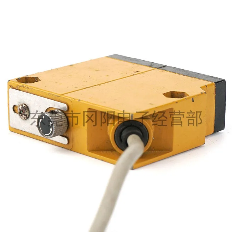 2025 photoelectric sensor นําเข้าเดิมจํากัด reflection ประเภทบริษัทโลหะรูปร่าง E3S-LS10XE4 ฟรีไปรษณีย์
